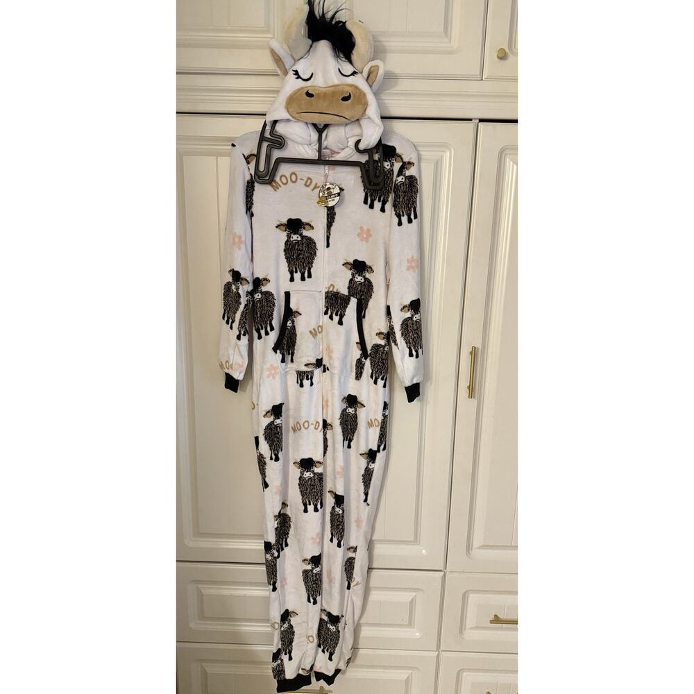 New Women’s Cow Pajamas One piece Removable Bell Size Extra Small XS